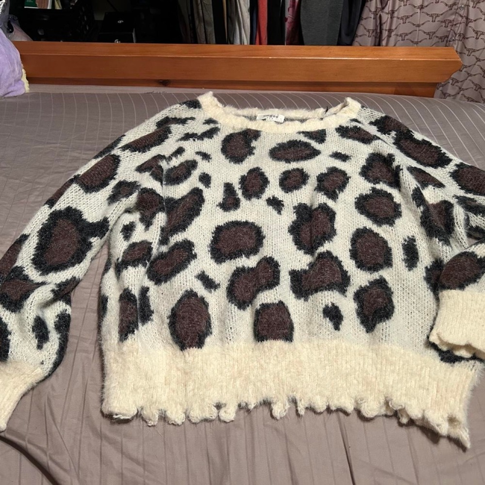 leopard print sweater